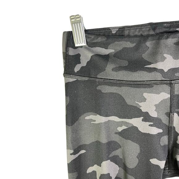 Athleta Girl girls Leggings XL 14‎ Black Gray Camouflage Capri Stretch - Picture 5 of 7